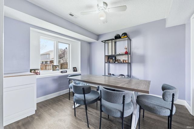 11212 Crested Oak Court, Fort Wayne, IN 46845