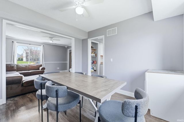 11212 Crested Oak Court, Fort Wayne, IN 46845