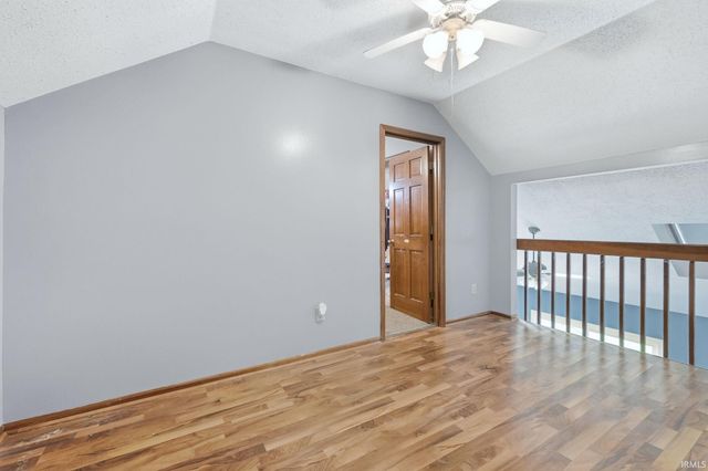 11212 Crested Oak Court, Fort Wayne, IN 46845