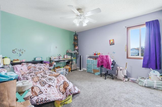 11212 Crested Oak Court, Fort Wayne, IN 46845