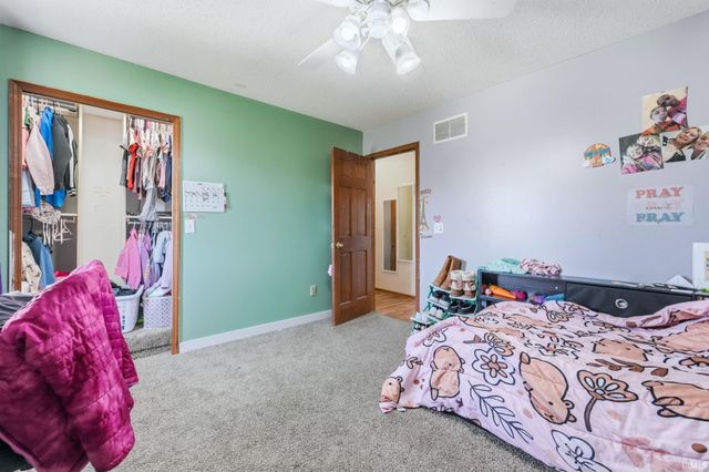 11212 Crested Oak Court, Fort Wayne, IN 46845