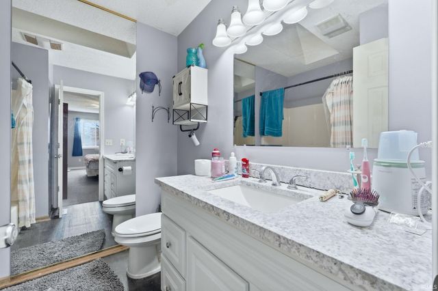 11212 Crested Oak Court, Fort Wayne, IN 46845