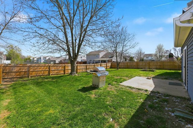 11212 Crested Oak Court, Fort Wayne, IN 46845