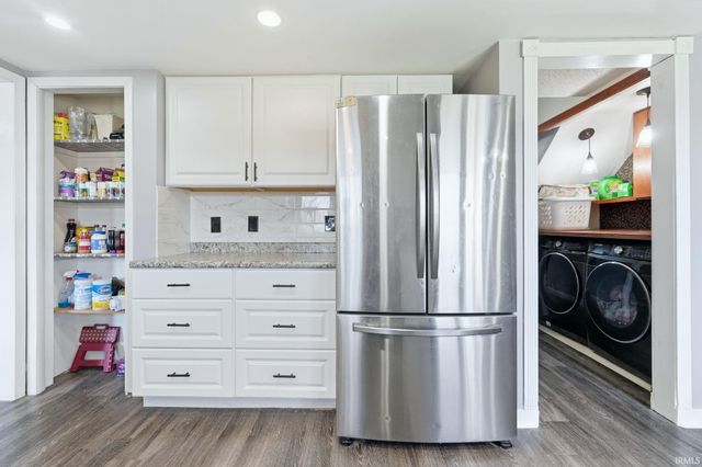 11212 Crested Oak Court, Fort Wayne, IN 46845