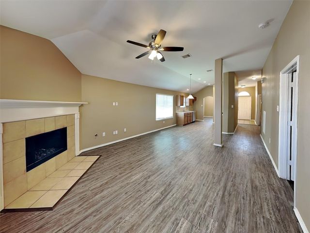 18494 Sunrise Pines Drive, Montgomery, TX 77316