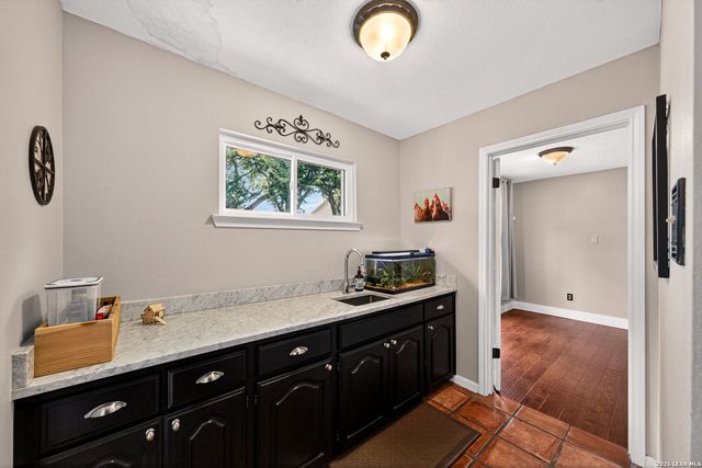 2635 SPRING CYN, San Antonio, TX 78232