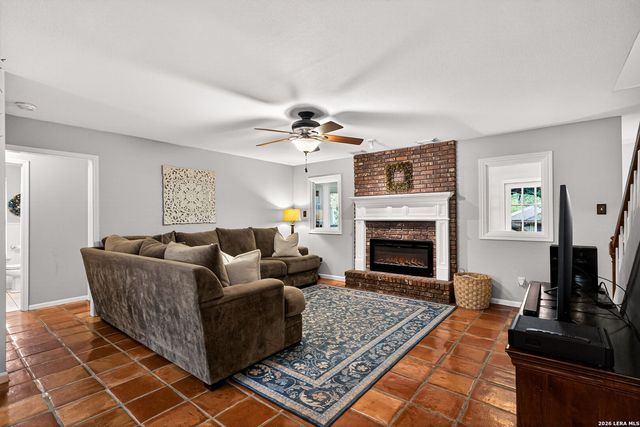 2635 SPRING CYN, San Antonio, TX 78232