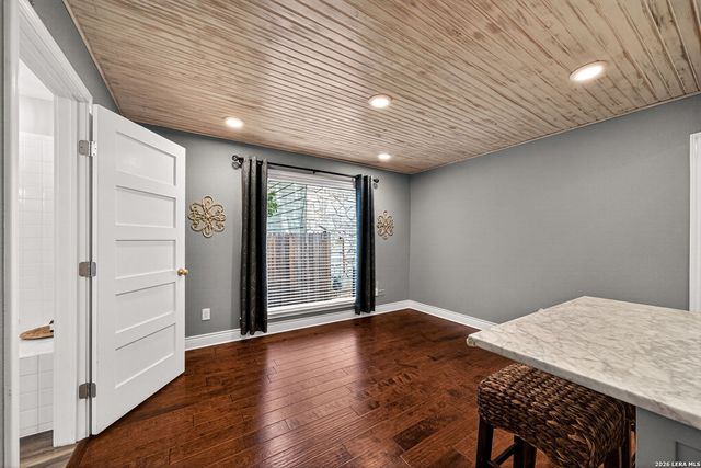 2635 SPRING CYN, San Antonio, TX 78232