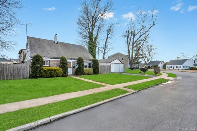 2528 Marshall Avenue, Bellmore, NY 11710