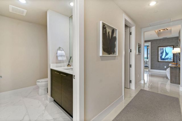 1 Water Club Way 1602, North Palm Beach, FL 33408
