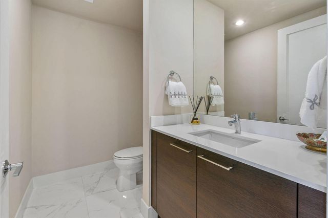 1 Water Club Way 1602, North Palm Beach, FL 33408