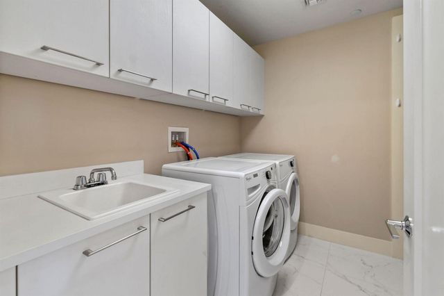 1 Water Club Way 1602, North Palm Beach, FL 33408