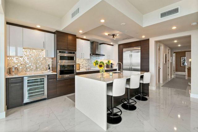 1 Water Club Way 1602, North Palm Beach, FL 33408