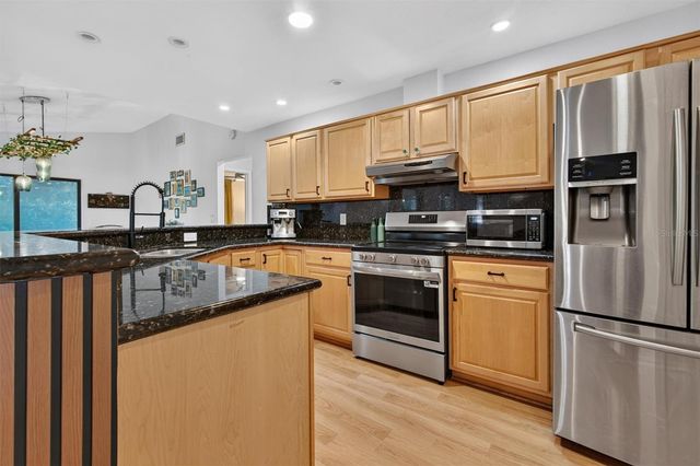 6981 SAINT EDMUNDS LOOP, Fort Myers, FL 33966