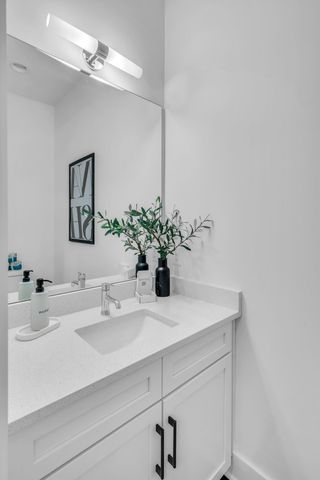 910 Youngs Ln Unit 7, Nashville, TN 37207