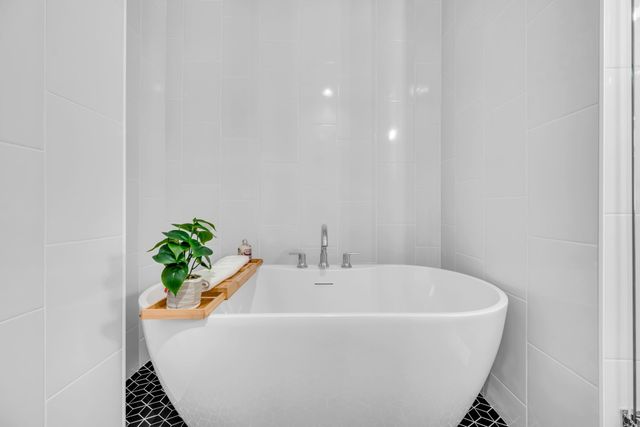 910 Youngs Ln Unit 7, Nashville, TN 37207