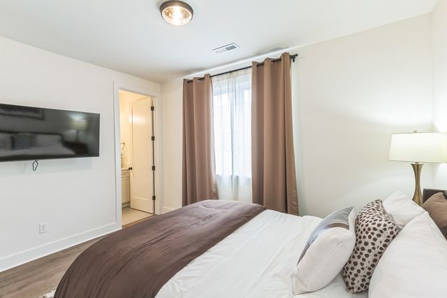 910 Youngs Ln Unit 7, Nashville, TN 37207