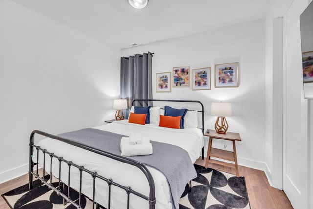 910 Youngs Ln Unit 7, Nashville, TN 37207