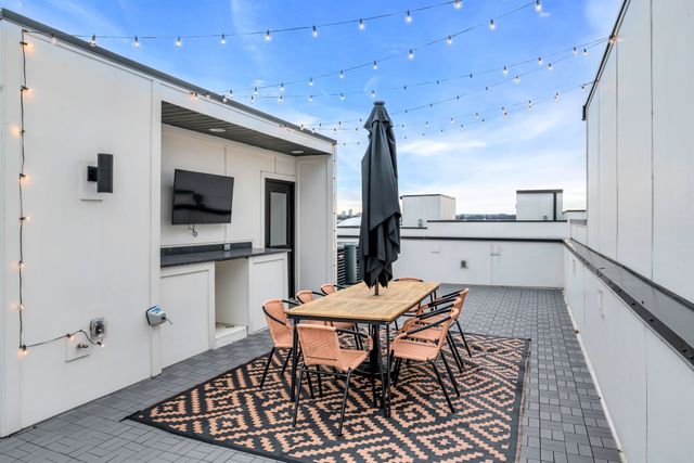 910 Youngs Ln Unit 7, Nashville, TN 37207