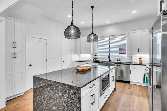 910 Youngs Ln Unit 7, Nashville, TN 37207