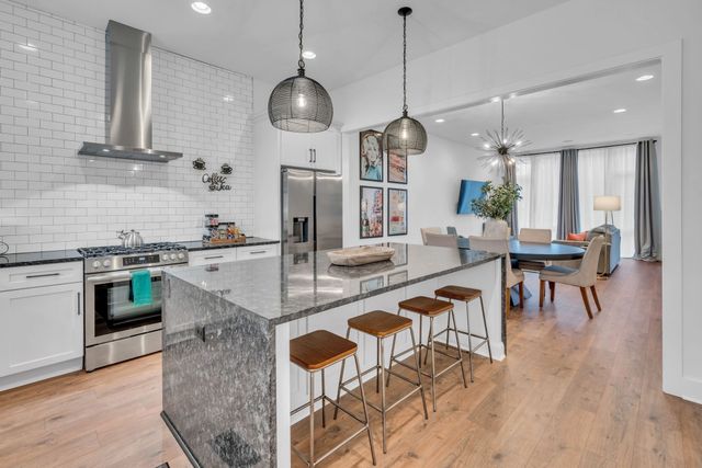 910 Youngs Ln Unit 7, Nashville, TN 37207