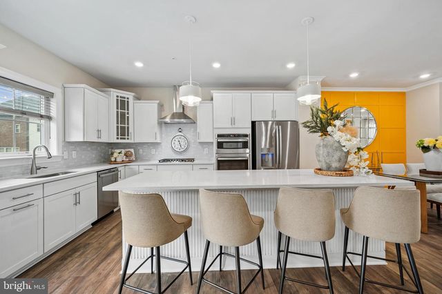 122 DICKENSON DR, Gaithersburg, MD 20878