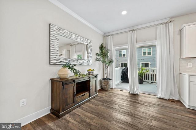 122 DICKENSON DR, Gaithersburg, MD 20878