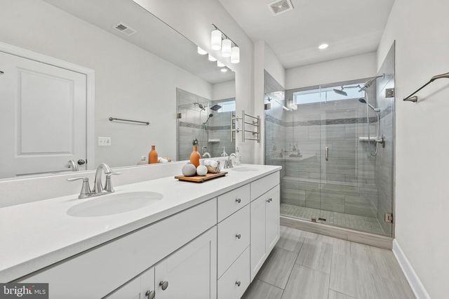 122 DICKENSON DR, Gaithersburg, MD 20878