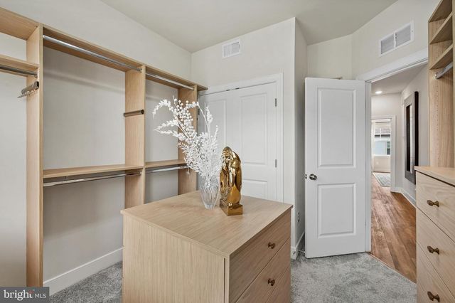 122 DICKENSON DR, Gaithersburg, MD 20878