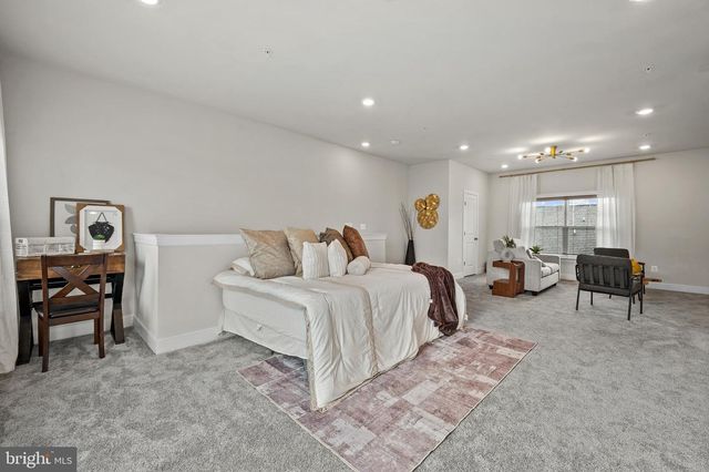 122 DICKENSON DR, Gaithersburg, MD 20878