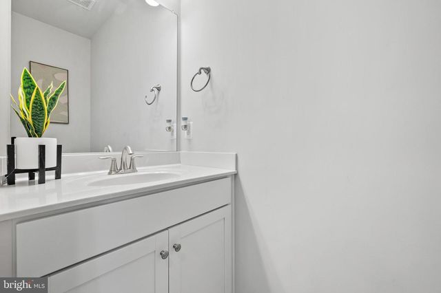 122 DICKENSON DR, Gaithersburg, MD 20878