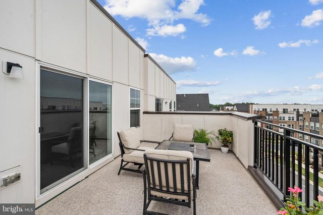 122 DICKENSON DR, Gaithersburg, MD 20878