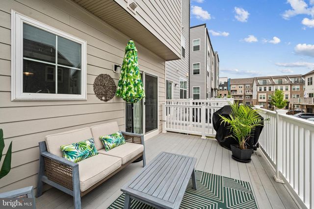 122 DICKENSON DR, Gaithersburg, MD 20878