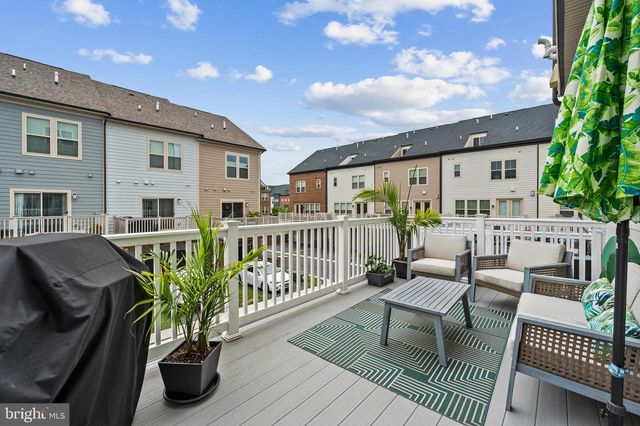 122 DICKENSON DR, Gaithersburg, MD 20878