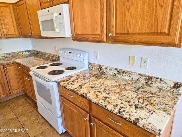 9579 E Corte Del Sol Brillante, Tucson, AZ 85748