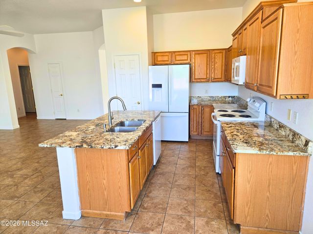9579 E Corte Del Sol Brillante, Tucson, AZ 85748