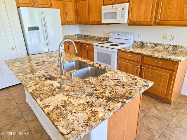 9579 E Corte Del Sol Brillante, Tucson, AZ 85748