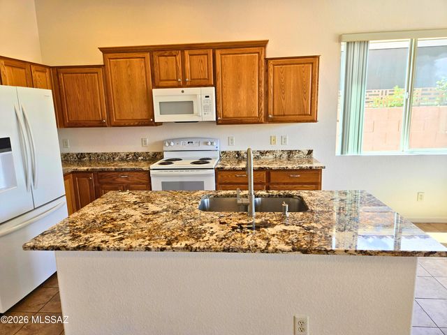 9579 E Corte Del Sol Brillante, Tucson, AZ 85748