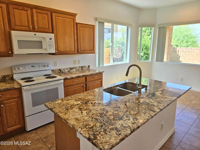 9579 E Corte Del Sol Brillante, Tucson, AZ 85748