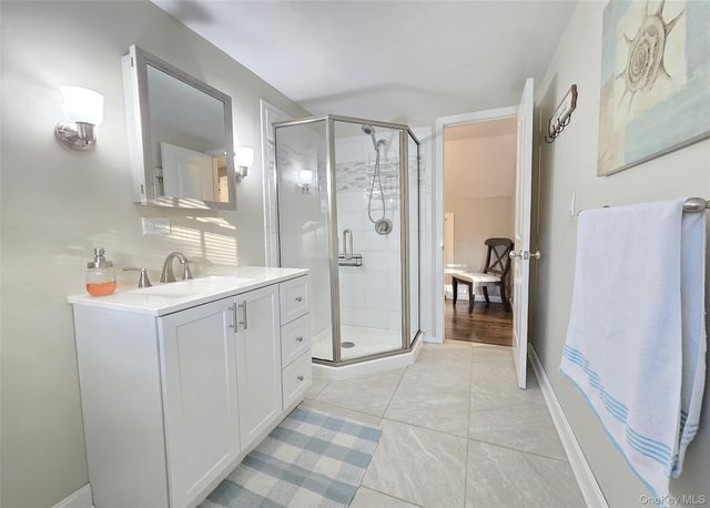 94 Clarendon Road, Ronkonkoma, NY 11779