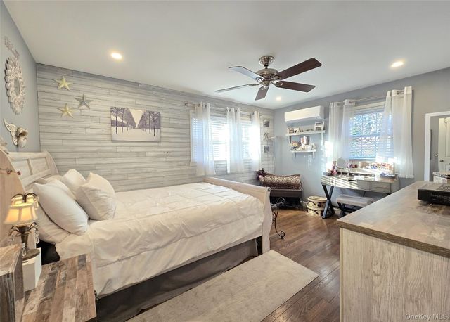 94 Clarendon Road, Ronkonkoma, NY 11779