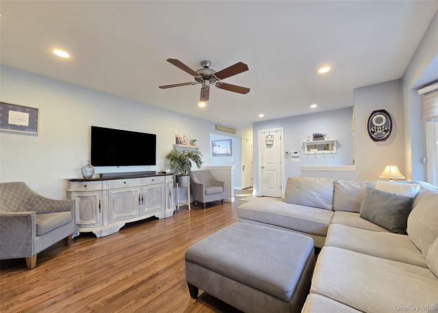 94 Clarendon Road, Ronkonkoma, NY 11779