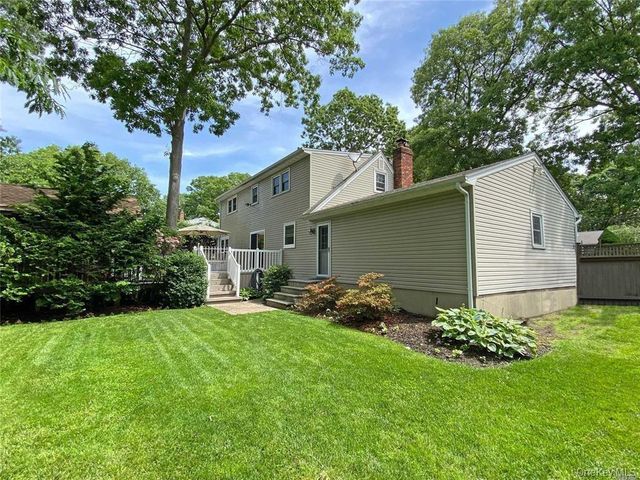 94 Clarendon Road, Ronkonkoma, NY 11779