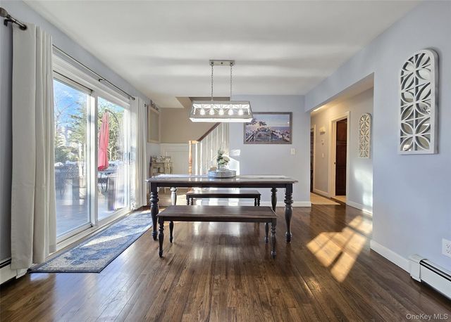 94 Clarendon Road, Ronkonkoma, NY 11779