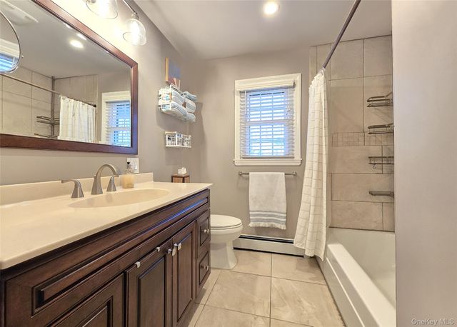 94 Clarendon Road, Ronkonkoma, NY 11779