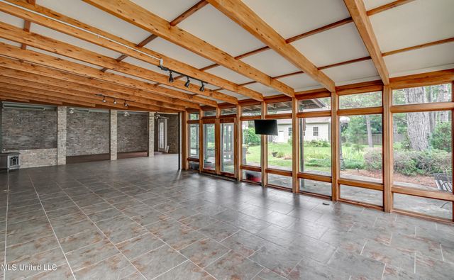 121 Poplar Ridge Drive, Brandon, MS 39047
