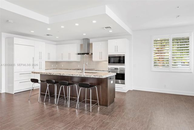348 Elm Street B10, Hollywood, FL 33019