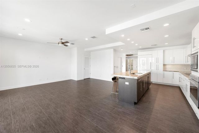 348 Elm Street B10, Hollywood, FL 33019