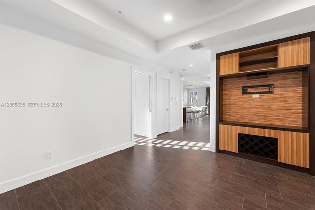 348 Elm Street B10, Hollywood, FL 33019