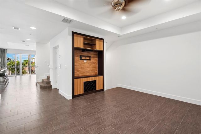348 Elm Street B10, Hollywood, FL 33019